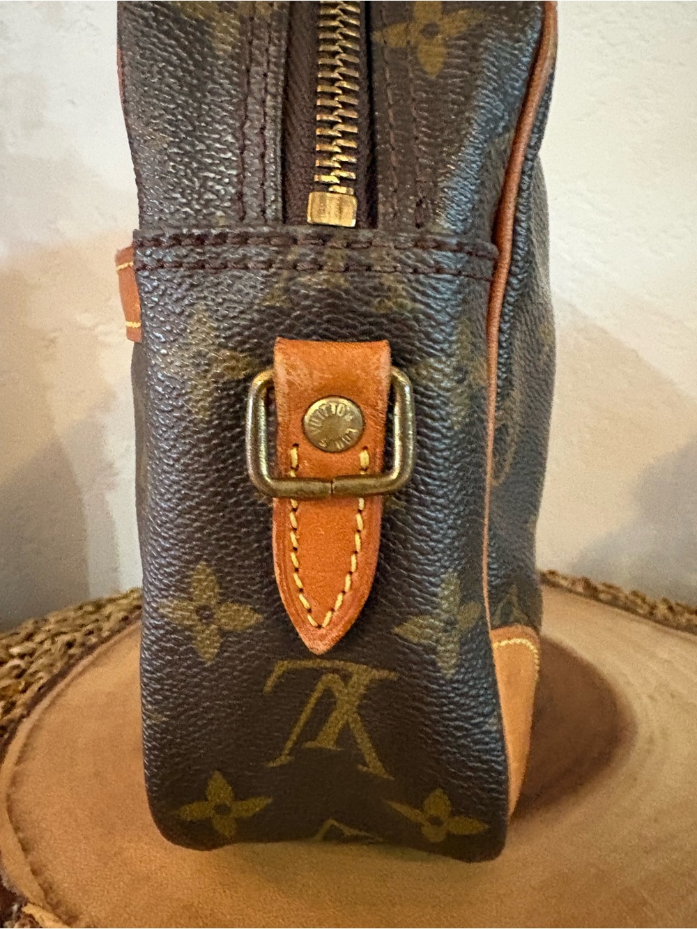 Louis Vuitton Trocadero 27 Shoulder Bag - Picture 4 of 10